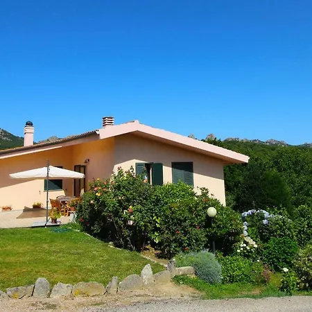 Tra Mare E Montagna Apartman *